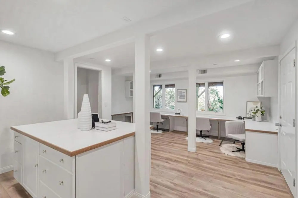 222 Oakley Avenue San Carlos, CA 94070
