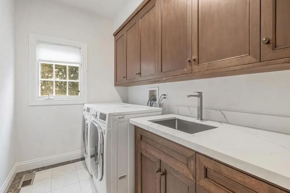 222 Oakley Avenue San Carlos, CA 94070