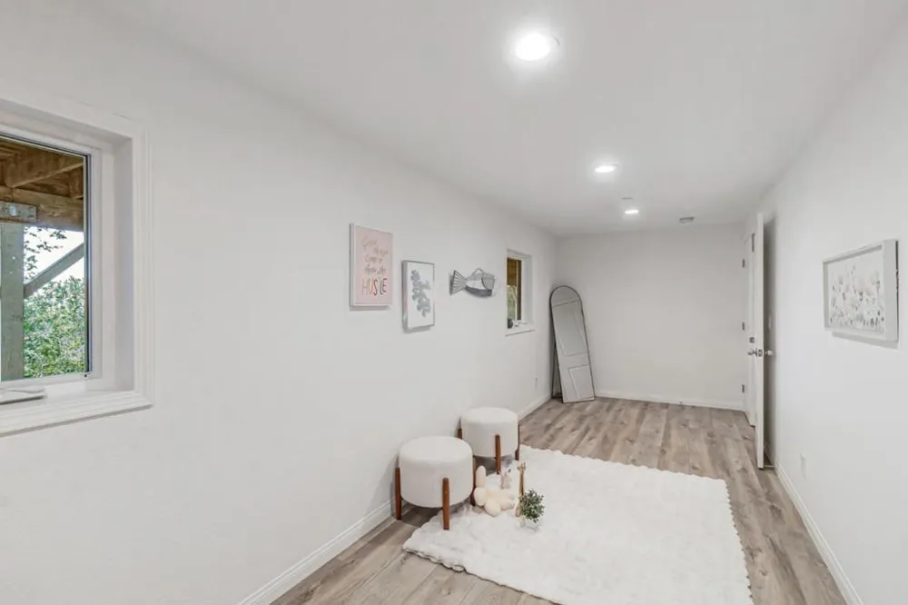 222 Oakley Avenue San Carlos, CA 94070