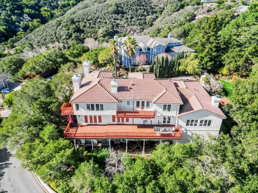 222 Oakley Avenue San Carlos, CA 94070