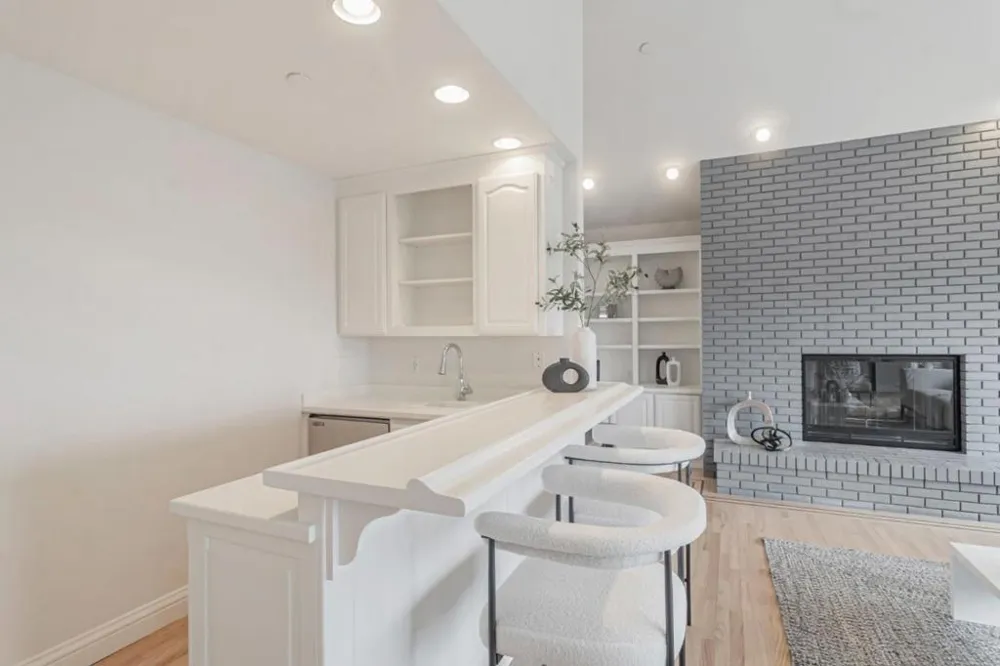 222 Oakley Avenue San Carlos, CA 94070