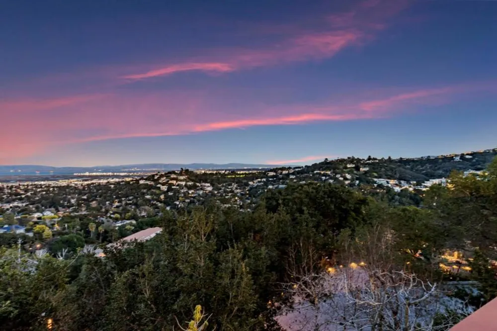222 Oakley Avenue San Carlos, CA 94070