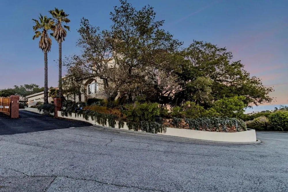 222 Oakley Avenue San Carlos, CA 94070