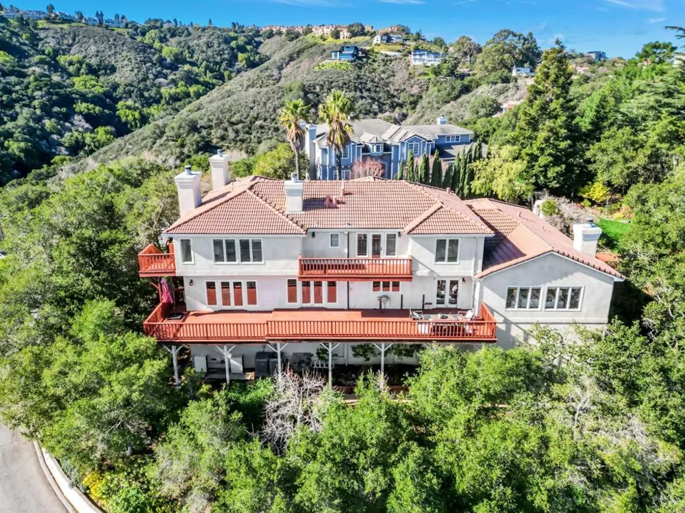 222 Oakley Avenue San Carlos, CA 94070