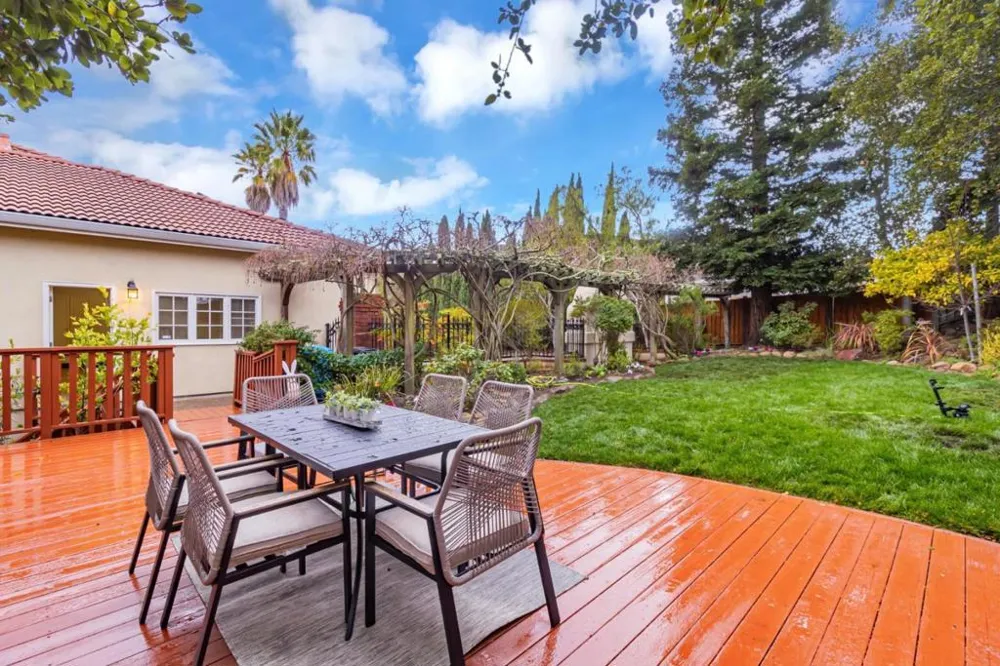 222 Oakley Avenue San Carlos, CA 94070
