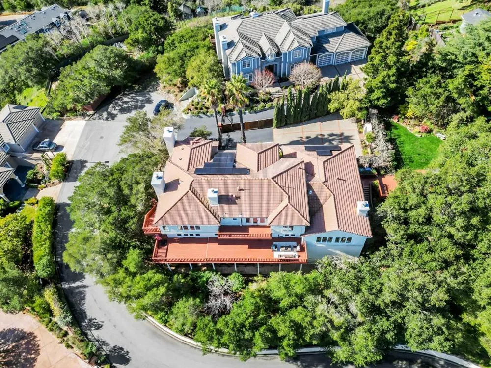 222 Oakley Avenue San Carlos, CA 94070