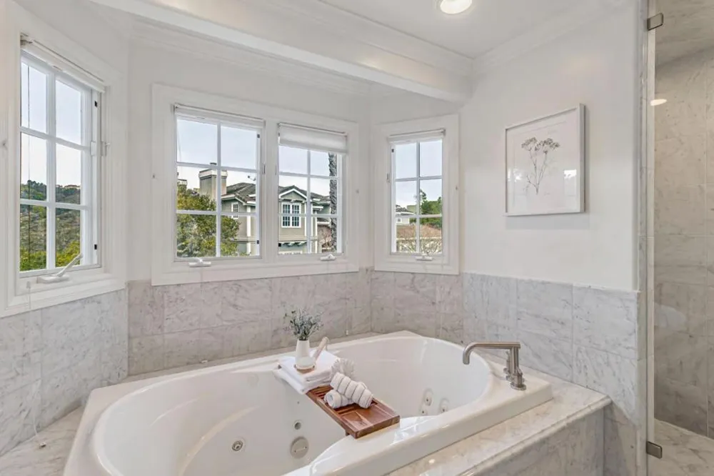 222 Oakley Avenue San Carlos, CA 94070