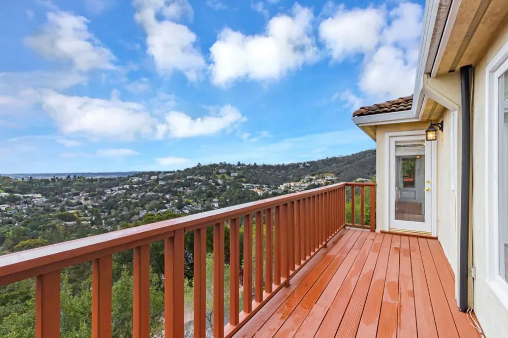 222 Oakley Avenue San Carlos, CA 94070