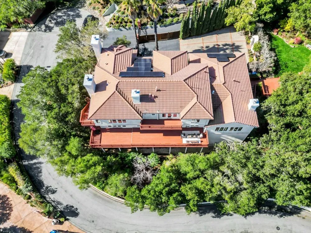 222 Oakley Avenue San Carlos, CA 94070
