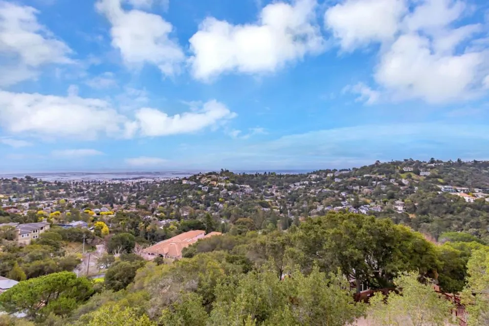 222 Oakley Avenue San Carlos, CA 94070
