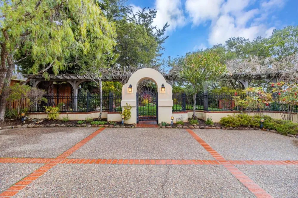 222 Oakley Avenue San Carlos, CA 94070