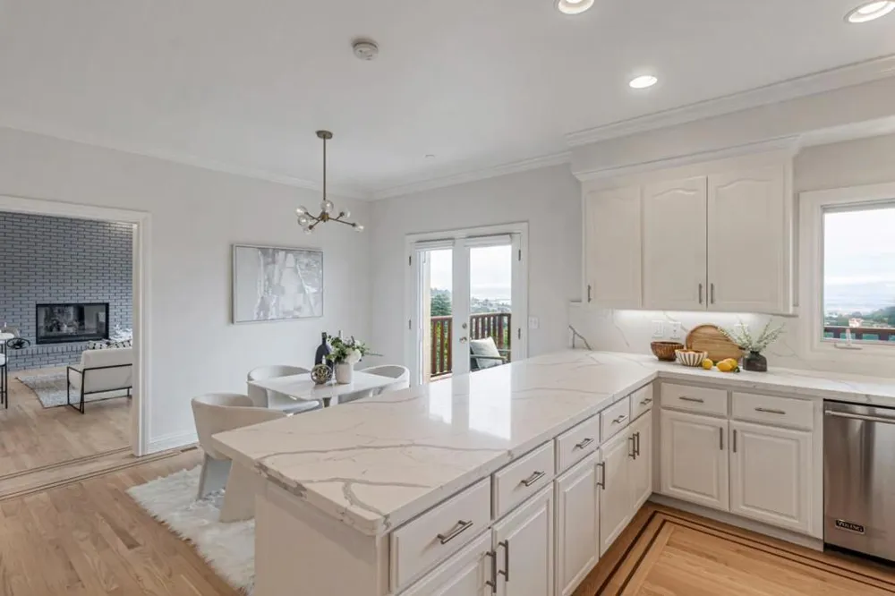 222 Oakley Avenue San Carlos, CA 94070