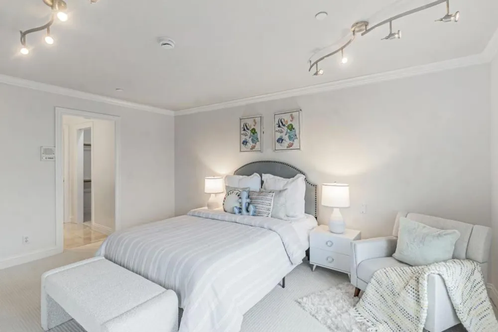 222 Oakley Avenue San Carlos, CA 94070