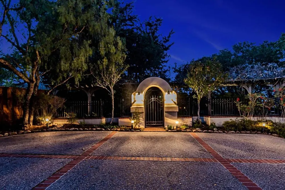 222 Oakley Avenue San Carlos, CA 94070