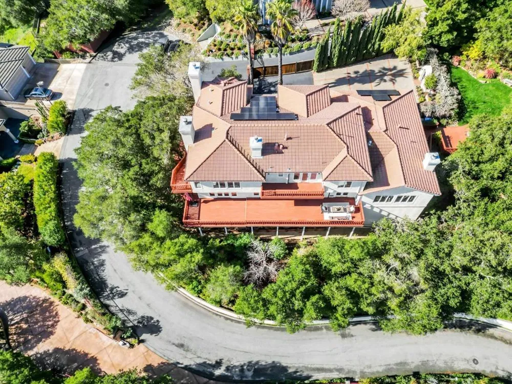 222 Oakley Avenue San Carlos, CA 94070