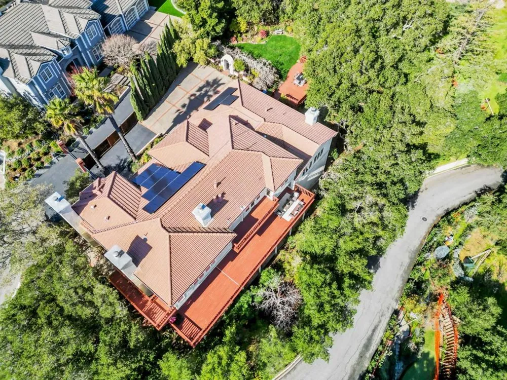 222 Oakley Avenue San Carlos, CA 94070