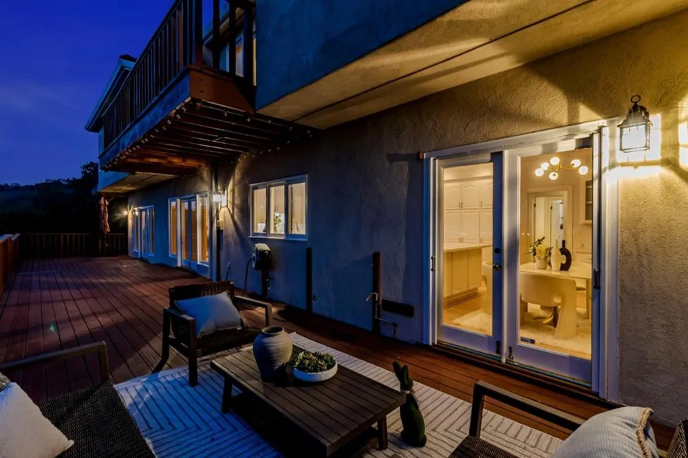 222 Oakley Avenue San Carlos, CA 94070
