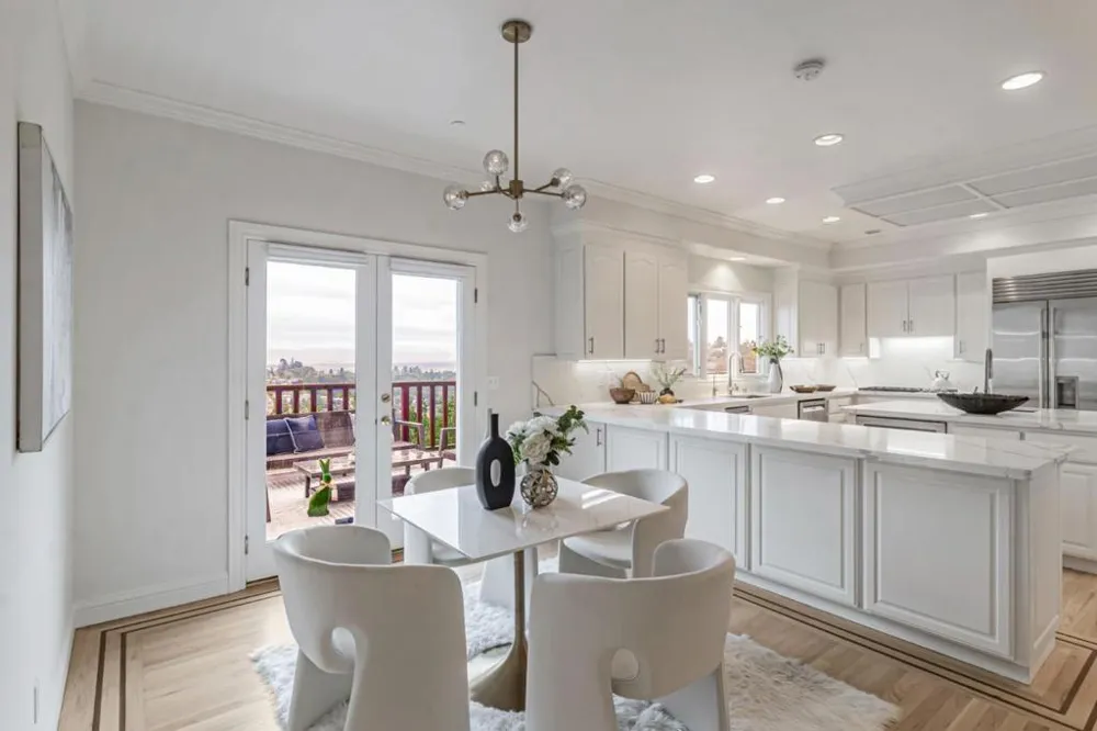 222 Oakley Avenue San Carlos, CA 94070