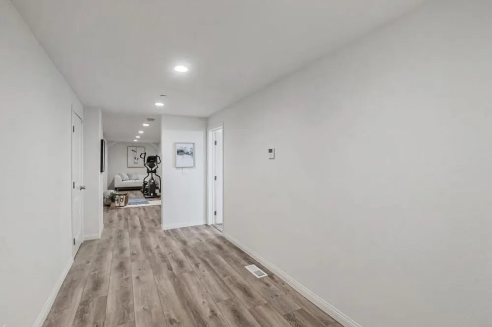 222 Oakley Avenue San Carlos, CA 94070