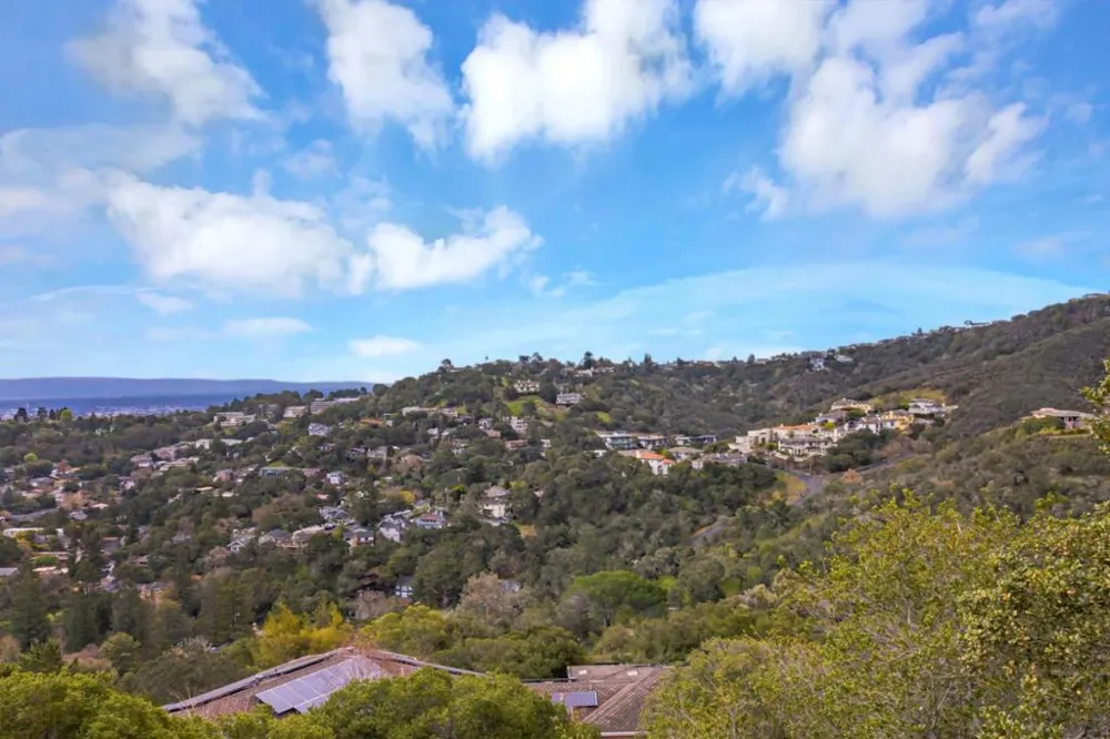 222 Oakley Avenue San Carlos, CA 94070