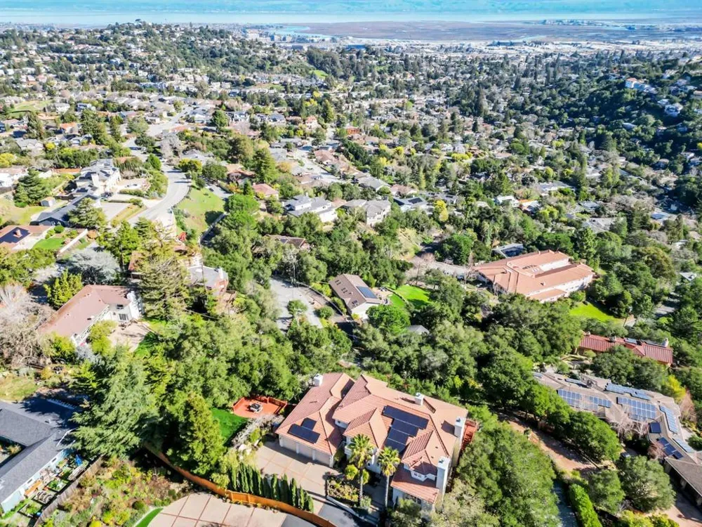 222 Oakley Avenue San Carlos, CA 94070