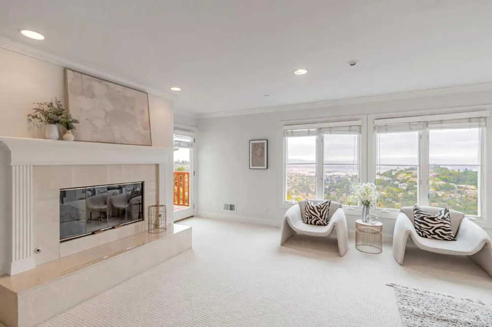 222 Oakley Avenue San Carlos, CA 94070