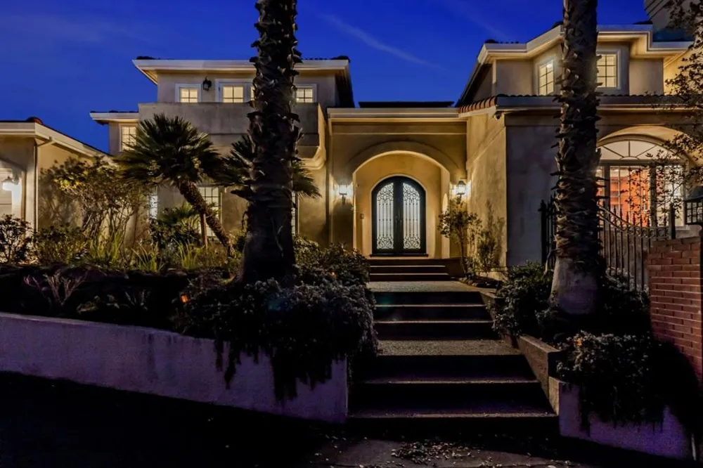 222 Oakley Avenue San Carlos, CA 94070