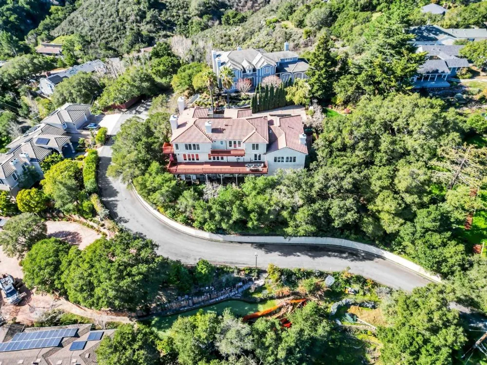 222 Oakley Avenue San Carlos, CA 94070