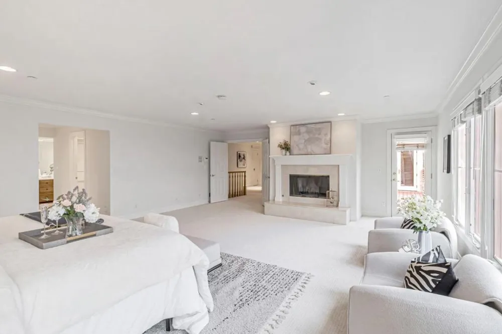 222 Oakley Avenue San Carlos, CA 94070