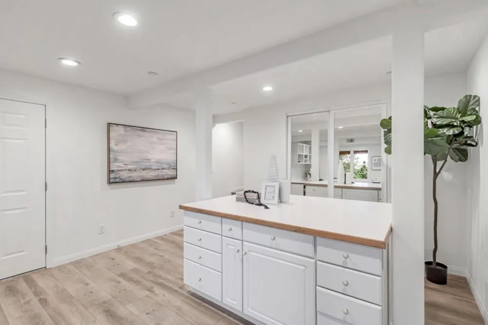 222 Oakley Avenue San Carlos, CA 94070