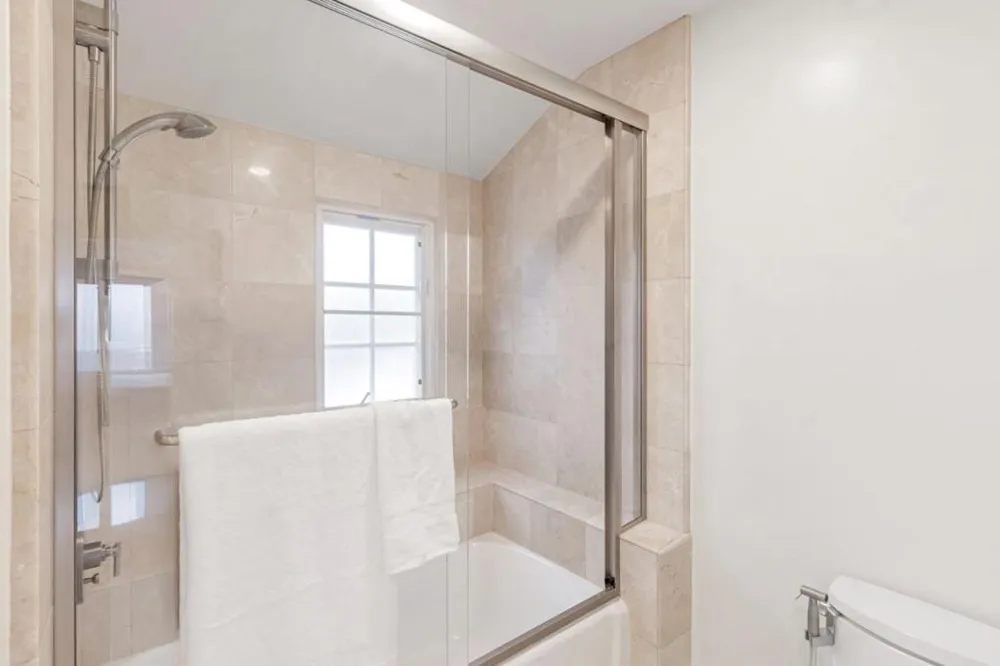 222 Oakley Avenue San Carlos, CA 94070