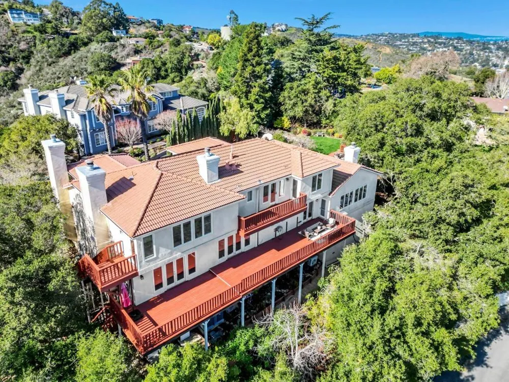 222 Oakley Avenue San Carlos, CA 94070
