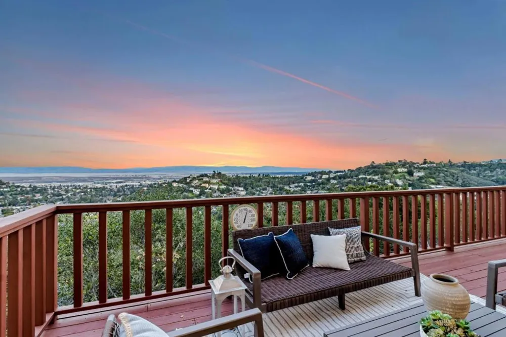 222 Oakley Avenue San Carlos, CA 94070