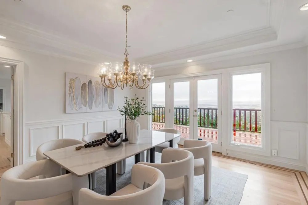 222 Oakley Avenue San Carlos, CA 94070