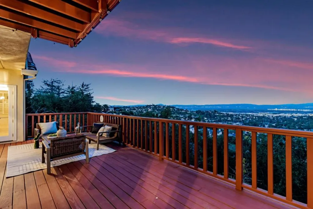 222 Oakley Avenue San Carlos, CA 94070