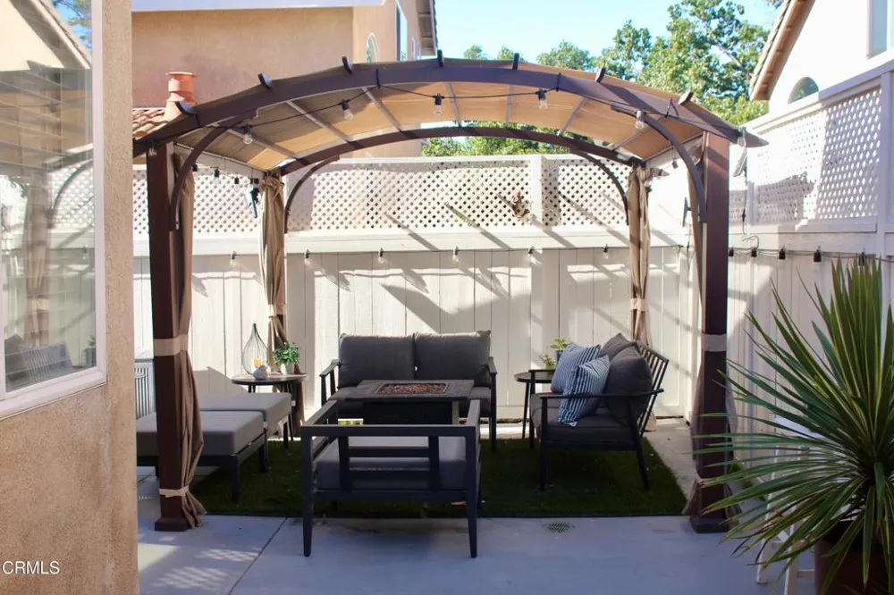 902 Paseo Brisas Lindas Oxnard, CA 93030