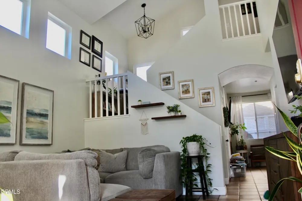 902 Paseo Brisas Lindas Oxnard, CA 93030