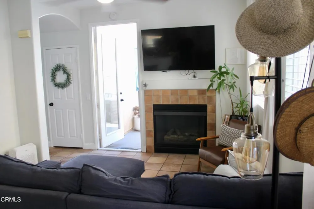 902 Paseo Brisas Lindas Oxnard, CA 93030