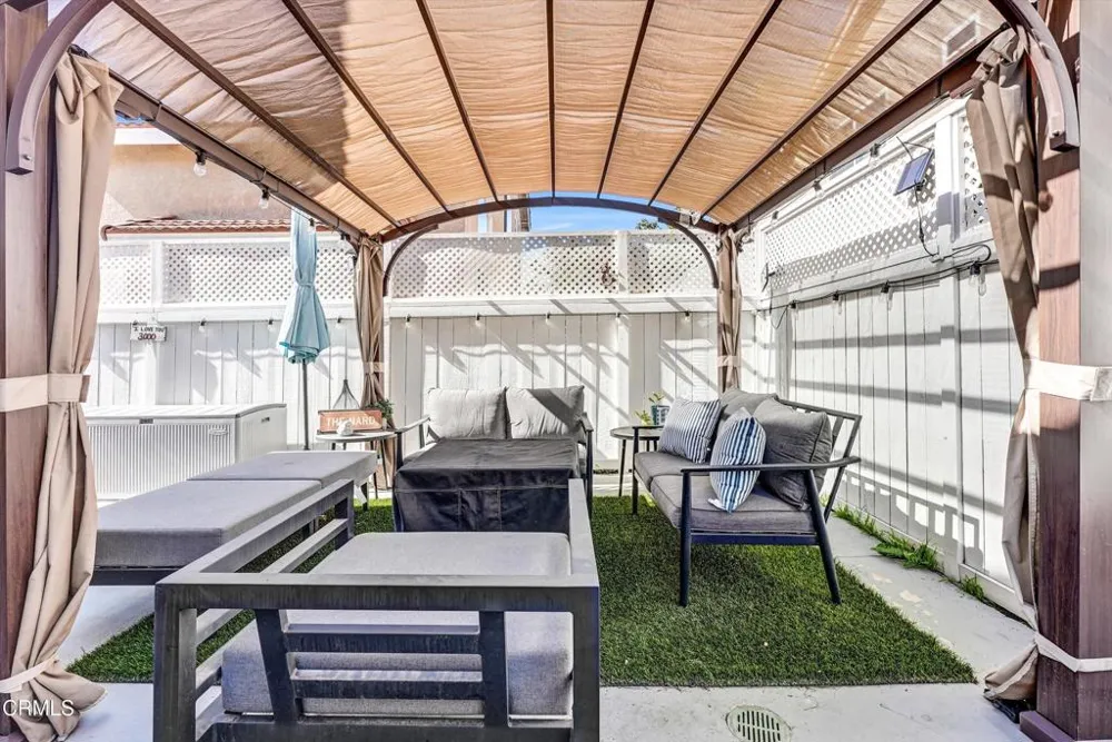 902 Paseo Brisas Lindas Oxnard, CA 93030