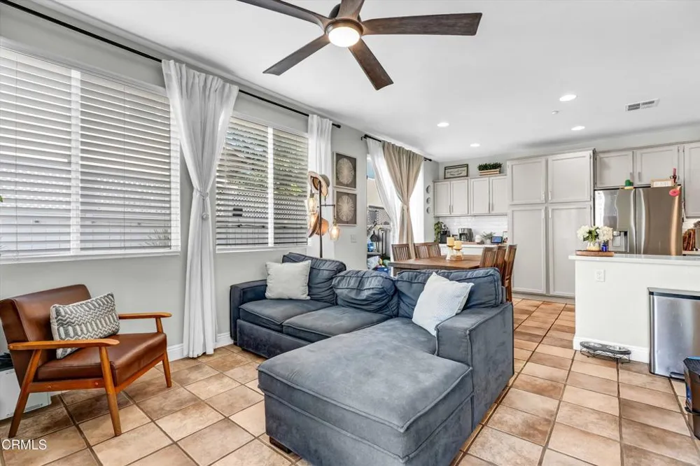 902 Paseo Brisas Lindas Oxnard, CA 93030