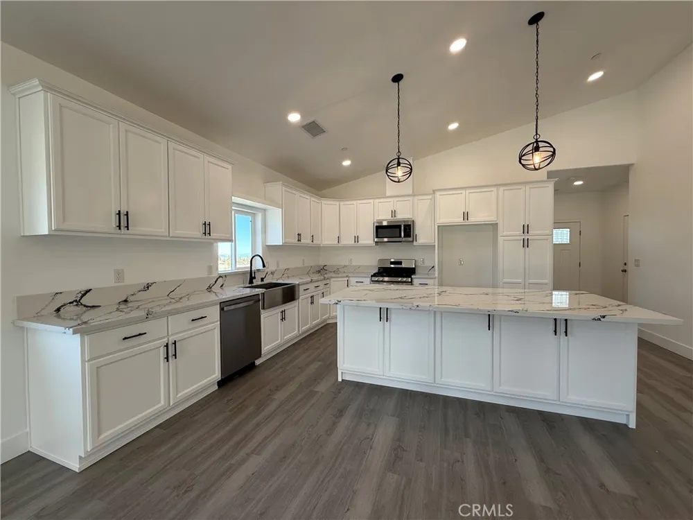 2115 Seville Pl. Pinon Hills, CA 92372