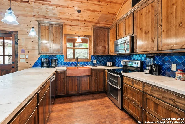 1539 River Road Concan, TX 78838
