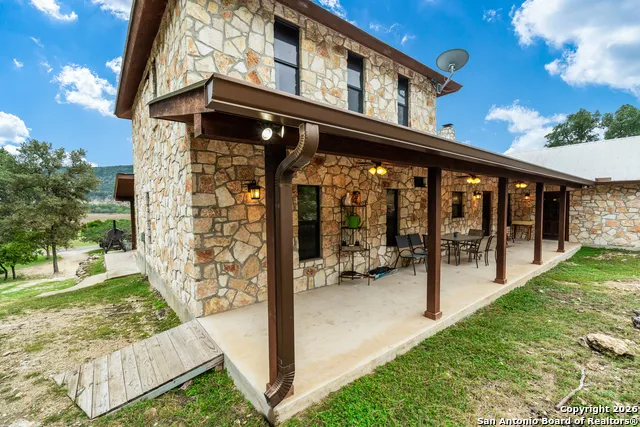 1539 River Road Concan, TX 78838