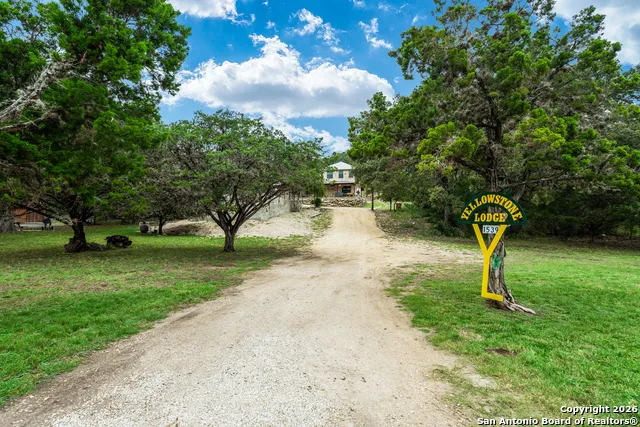 1539 River Road Concan, TX 78838