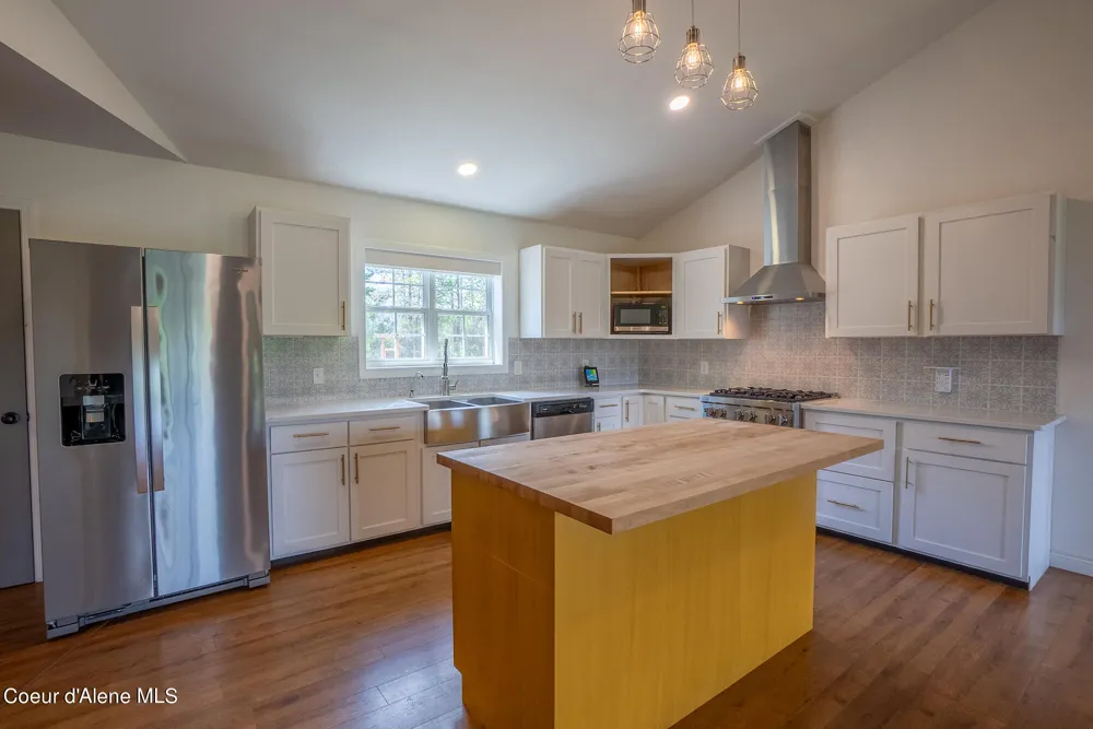 1588 Sunrise Road Bonners Ferry, ID 83805