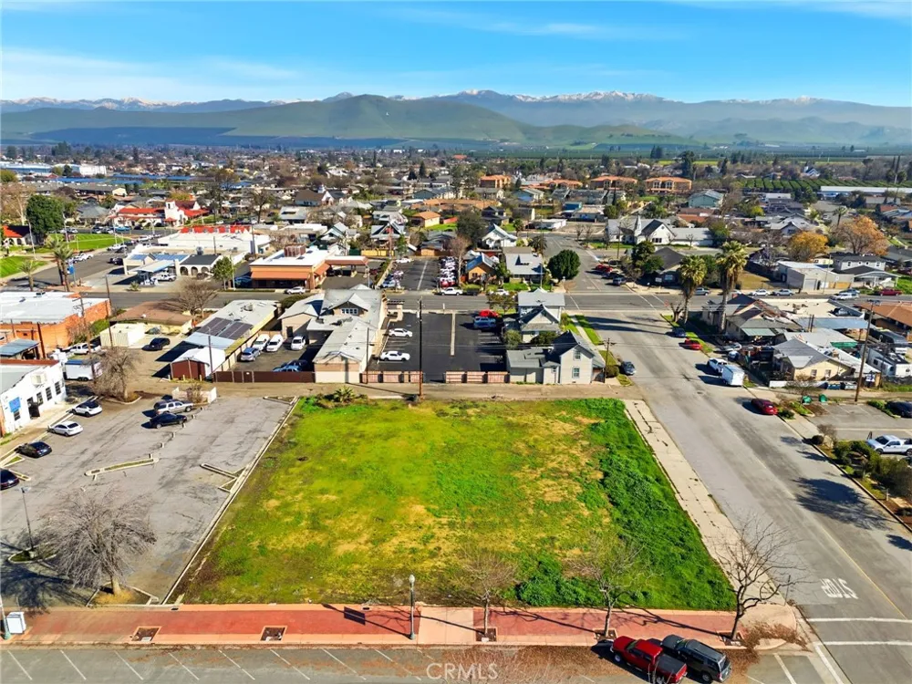 190 S Elmwood Avenue Lindsay, CA 93247