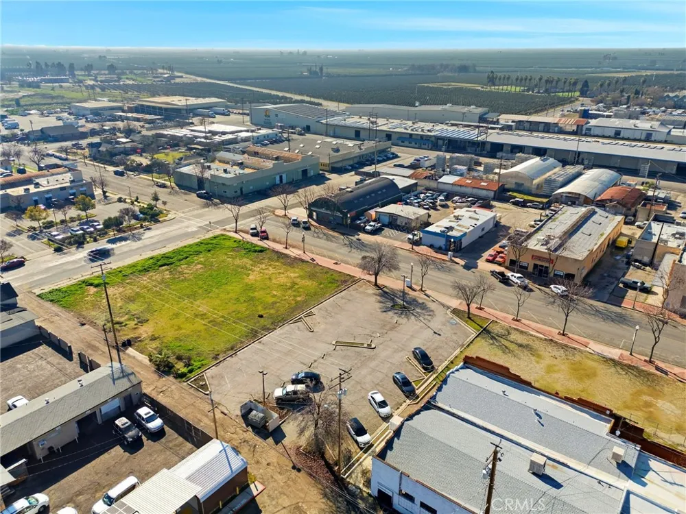 190 S Elmwood Avenue Lindsay, CA 93247