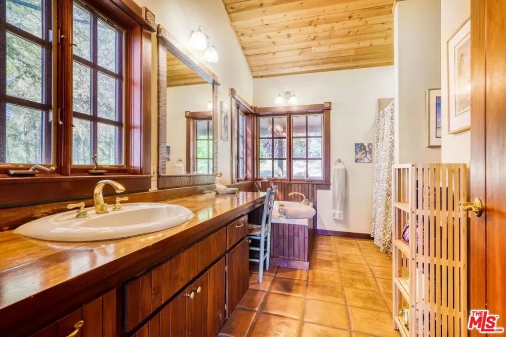 20799 Highway 128 Yorkville, CA 95494