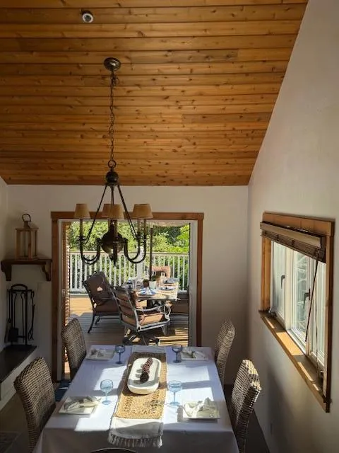 442 Corral De Tierra Road Salinas, CA 93908
