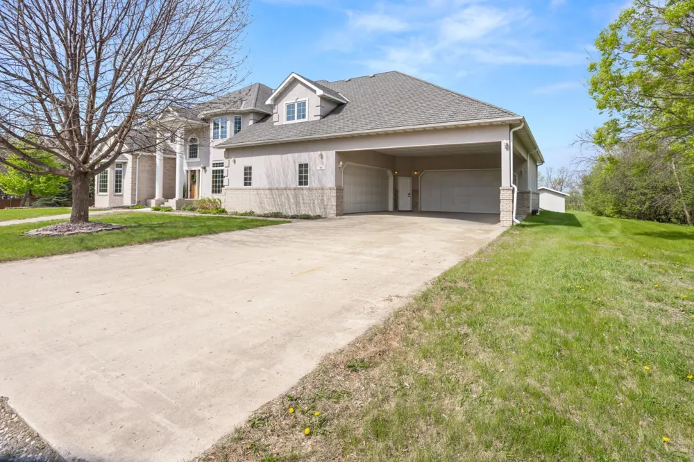 1407 15th Street Wahpeton, ND 58075